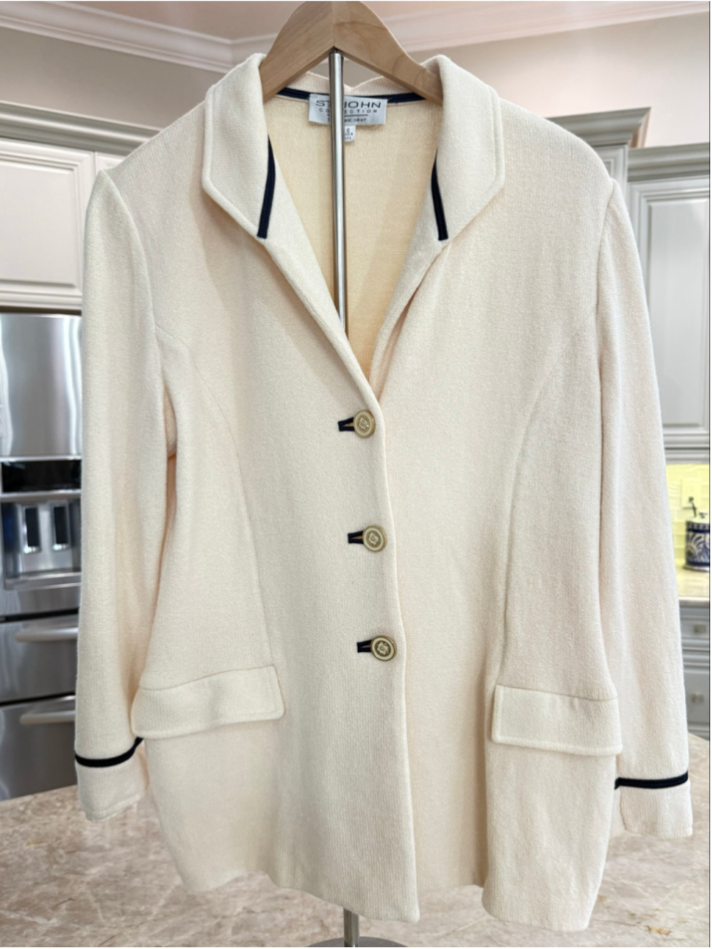 St. John Collection Cream & Black Knit Blazer Size 10, silky lining